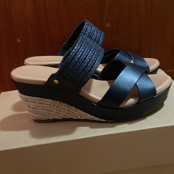 UGG New ADRIANA Marino Blue leather classic wedge heels size 6.5 in the box - Picture 7 of 8